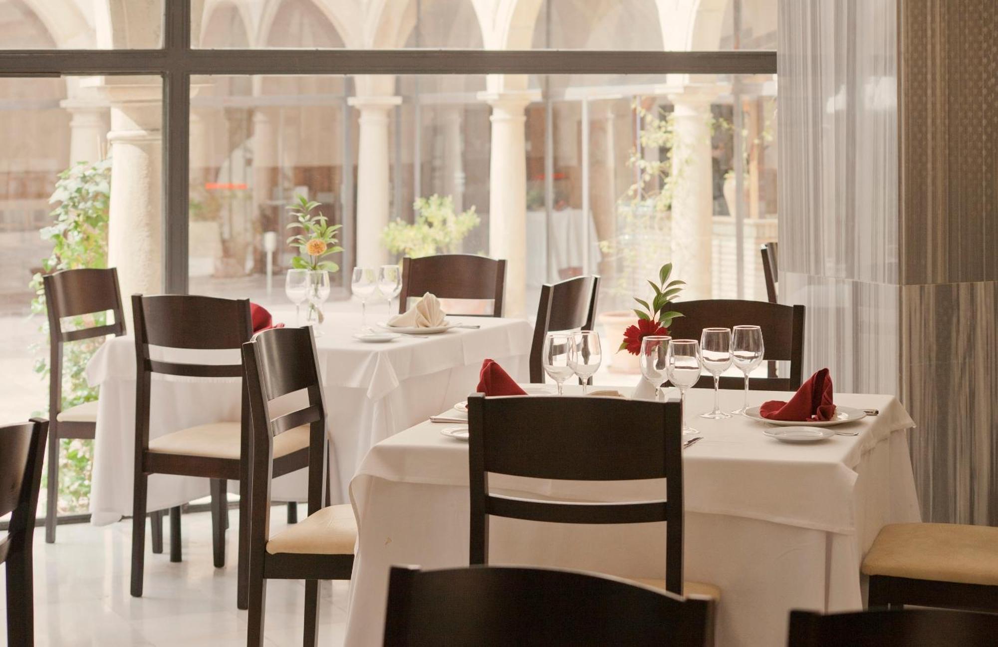 Trh Ciudad De Baeza Hotell Restaurant bilde